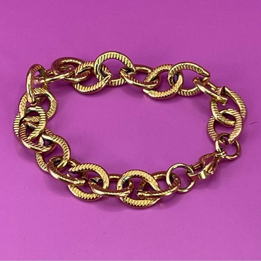 EUC. Ellie Vail hammered chain link bracelet.